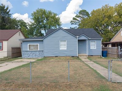 4609 Clarendon Ave