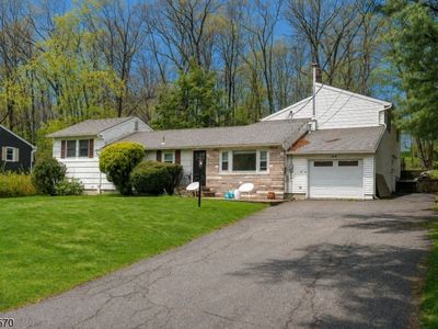 44 Venetian Dr