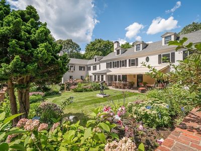 261 Hart St