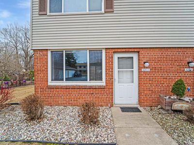 929 S West Ct APT A