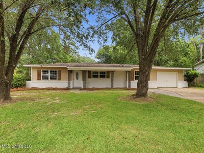 3218 Eastland Dr