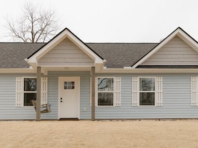 Property at 653 N Shamrock Ave, Landrum, SC