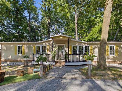 391 Di-Cindy Ln.