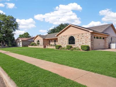 Property at 909 Canterbury Blvd, Altus, OK
