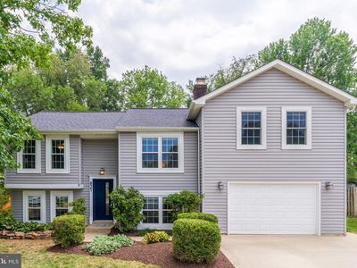 821 Cattail Ln NE