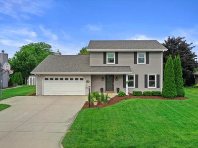 W163N10515 Ridgeview LANE