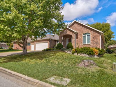 2705 E Shady Glen Drive