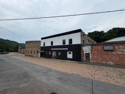 205 Riverview Dr