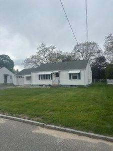 44 Maebeth St