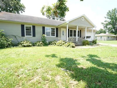 811 Chautauqua Ln