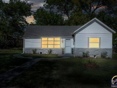 Property at 215 E 7th St, Lyndon, KS