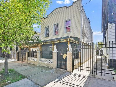 722 Elton St