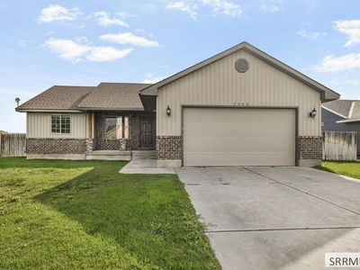 2068 N Edmiston Dr