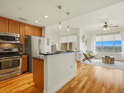 215 N Center #804
