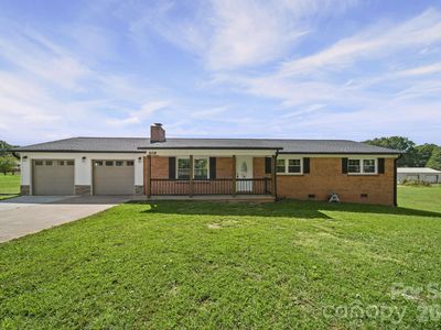 109 Colonial Dr