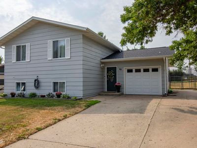 65 Custer Dr