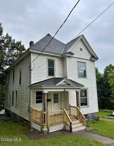 58 Woodside Avenue