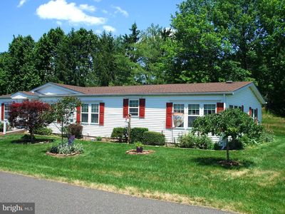 14 Woodbine Ct W