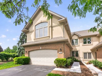1051 W Sutton Ct