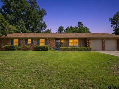 2929 Fairfax Dr