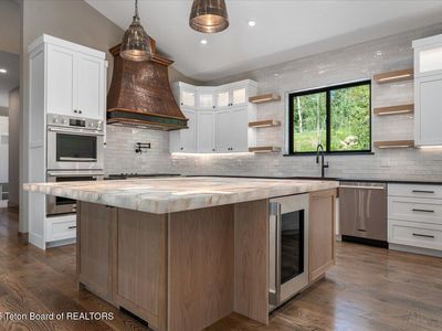 5727 Forest Ridge Rd