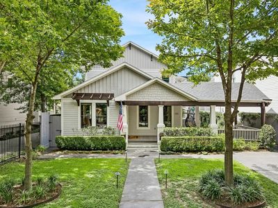 335 W 23rd St