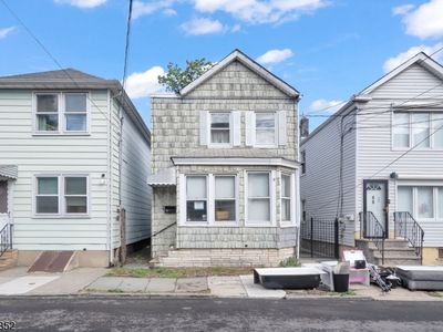 Property at 88 Komorn St, Newark, NJ