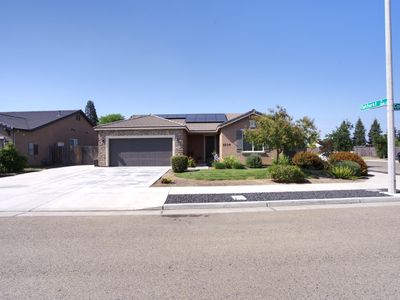 1034 E Country Court