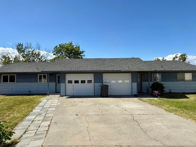 Property at 920-924 Burgundy Pl, Prosser, WA