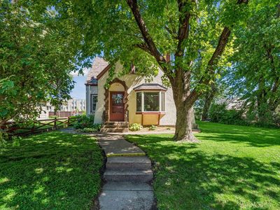 Property at 1589 Hollywood Ct, Falcon Heights, MN