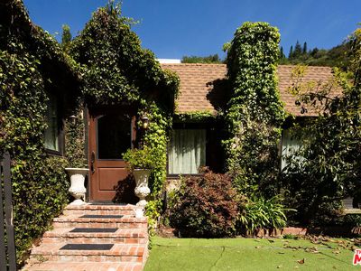 1318 N Beverly Glen Blvd