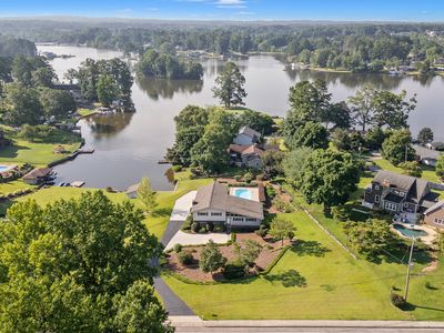 536 N Lakeshore Dr