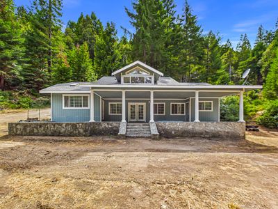 1005 Twin Trees Ln