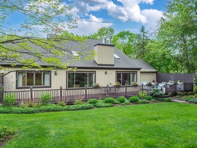 2 Spruce Ln