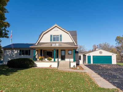 1827 E Broomfield Rd