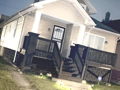 10907 S Eggleston Ave