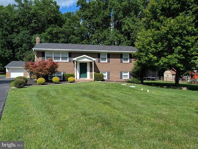 8705 Woodfield Ct