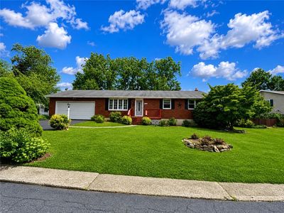 32 W Sylvan Dr