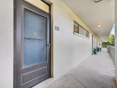 700 Melrose Ave APT K25