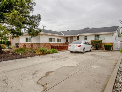 1315 Henderson Way
