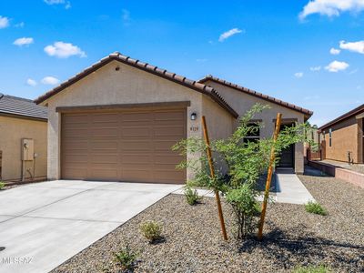 9329 N Peridot Vista Ave