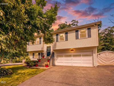 41 Holly Boulevard