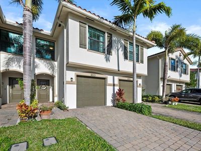 6013 Woods Edge Circle