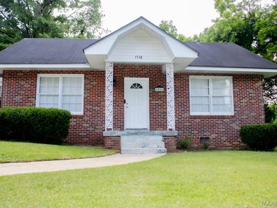 1518 Winona Ave