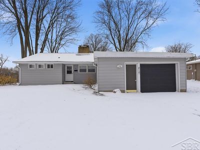 210 E Meadowbrook Dr