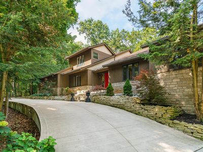 630 Woods Hollow Ln