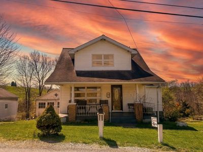 1022 Mapletown Rd