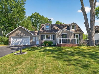 218 Oakwood Ln