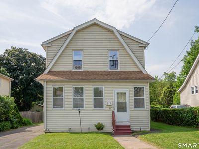 27 Rosemont Avenue