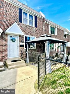 263 W Wyncliffe Ave